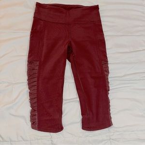 EUC Women’s Lululemon Capri Leggings Size 6